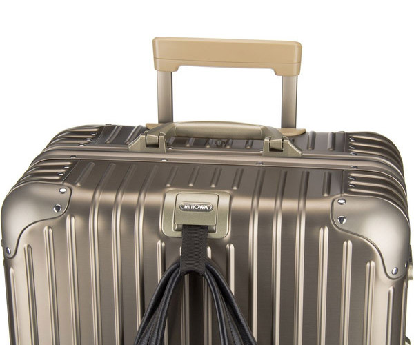 RIMOWA リモワスーパーコピー トパーズチタニウム 4輪 67L 電子タグ 924.63.03.5 ニュージェネレーション TSA付 スーツケース ゴールド E-Tag